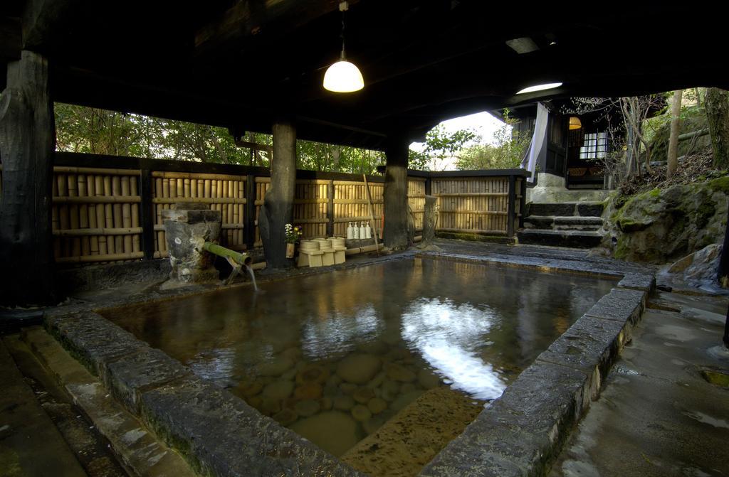 Kurokawa Onsen Yama No Yado Shinmeikan Minamioguni Dış mekan fotoğraf